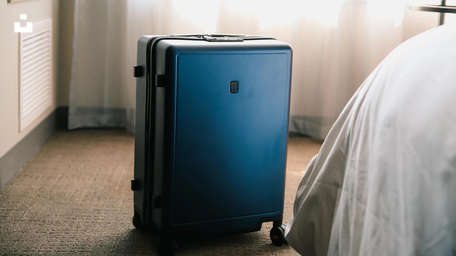 Dream About Packing a Suitcase but Never Leaving: The Meaning of a Delayed Departure